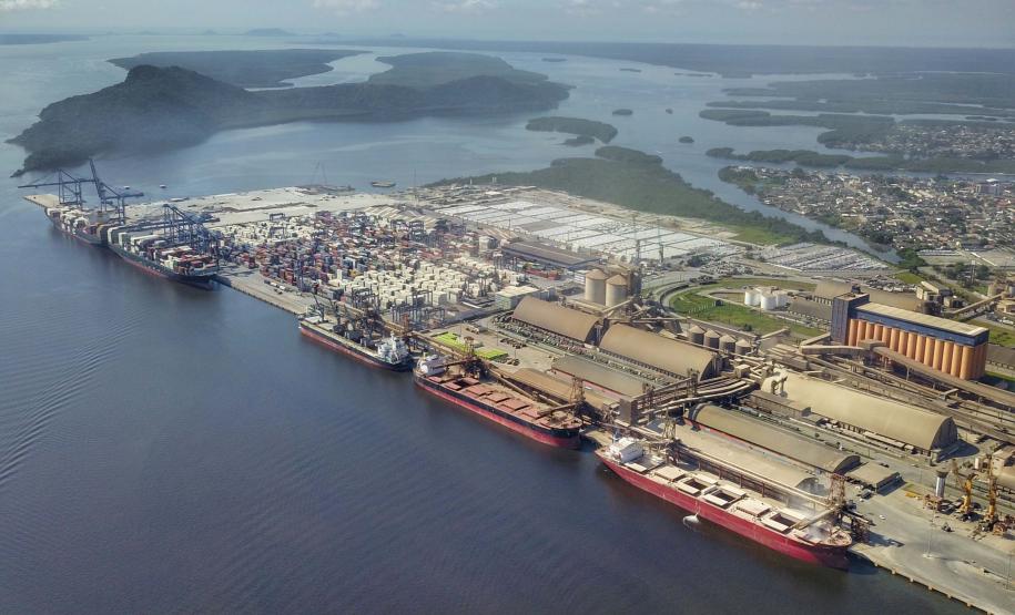 Presidente da empresa pública, Luiz Fernando Garcia explicou o projeto de concessão do Canal da Galheta e os possíveis benefícios da entrega para a iniciativa privada, em eventos virtuais, nesta terça-feira (11).