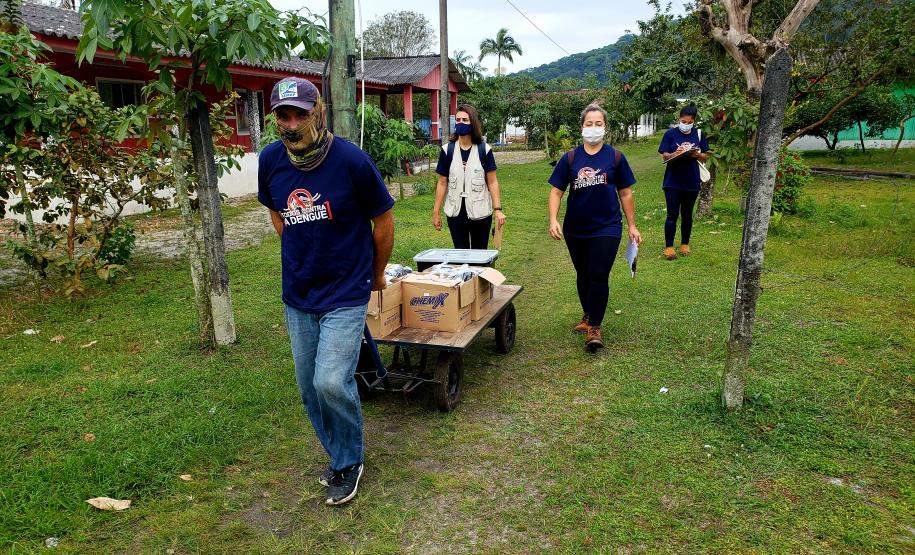 Mutirão contra dengue chega a comunidades isoladas do Litoral
