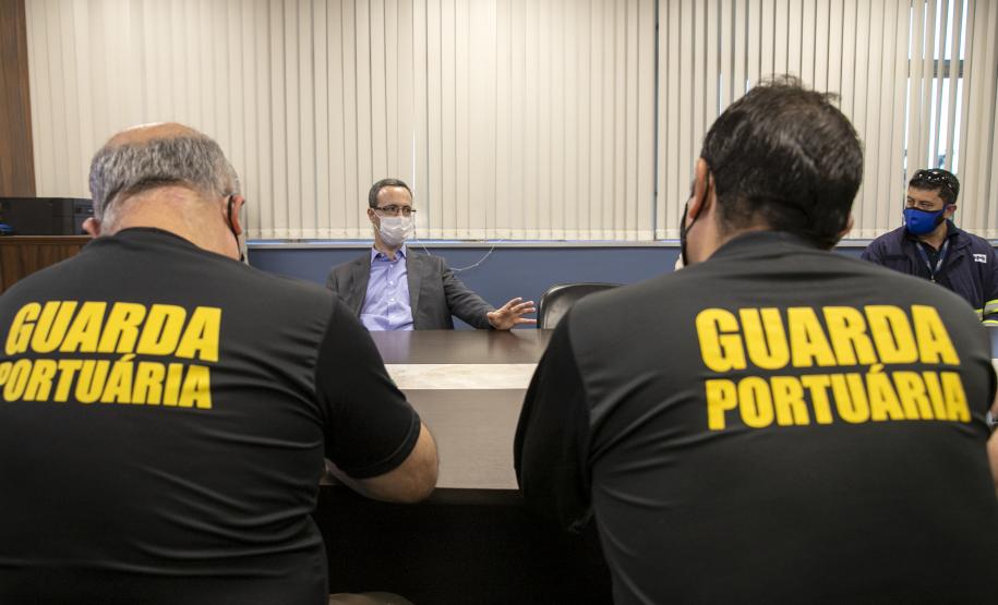 Intenção é intensificar ainda mais a integração do trabalho da Polícia Federal com a Portos do Paraná.