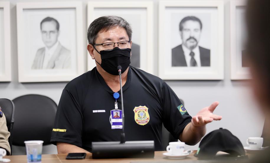 Operações tem o objetivo de enfraquecer crimes que envolvem as cargas destinadas ao Porto de Paranaguá. Objetivo é padronizar as ações contra crimes na área portuária, principalmente as vazadas – em que criminosos abrem as bicas dos caminhões de grãos para roubar a carga.