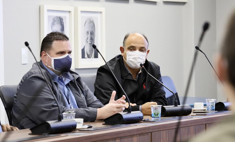 Operações tem o objetivo de enfraquecer crimes que envolvem as cargas destinadas ao Porto de Paranaguá. Objetivo é padronizar as ações contra crimes na área portuária, principalmente as vazadas – em que criminosos abrem as bicas dos caminhões de grãos para roubar a carga.