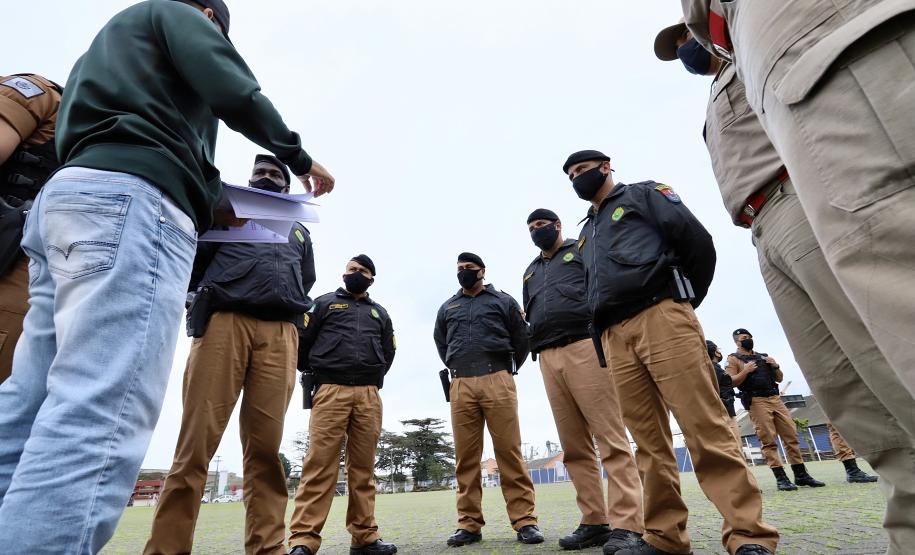 Operações tem o objetivo de enfraquecer crimes que envolvem as cargas destinadas ao Porto de Paranaguá. Objetivo é padronizar as ações contra crimes na área portuária, principalmente as vazadas – em que criminosos abrem as bicas dos caminhões de grãos para roubar a carga.