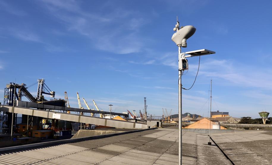 Estação meteorológica própria vai reforçar a segurança do trabalho e pode evitar prejuízos com alertas de condições climáticas na faixa portuária.