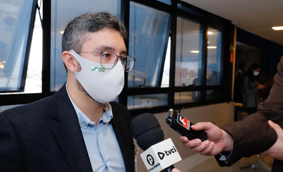 Representantes do Governo Federal visitaram nesta terça-feira (22) o Porto de Paranaguá para conhecer a estrutura de armazenagem e embarque. Os técnicos avaliam as melhores alternativas para o acesso à cidade a partir da construção da Nova Ferroeste.