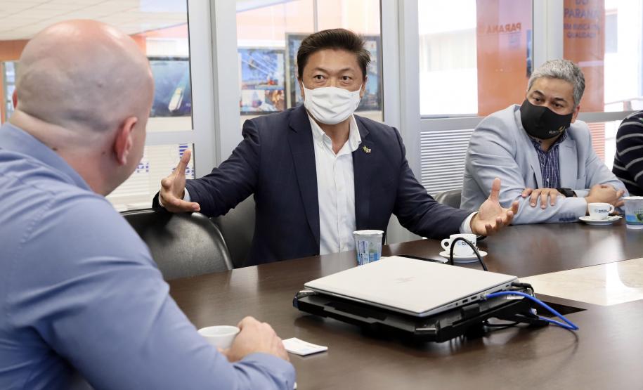 Comitiva de empresários esteve na sede administrativa da Portos do Paraná para conhecer os diferenciais que os portos paranaenses podem oferecer para a movimentação de açúcar ensacado.