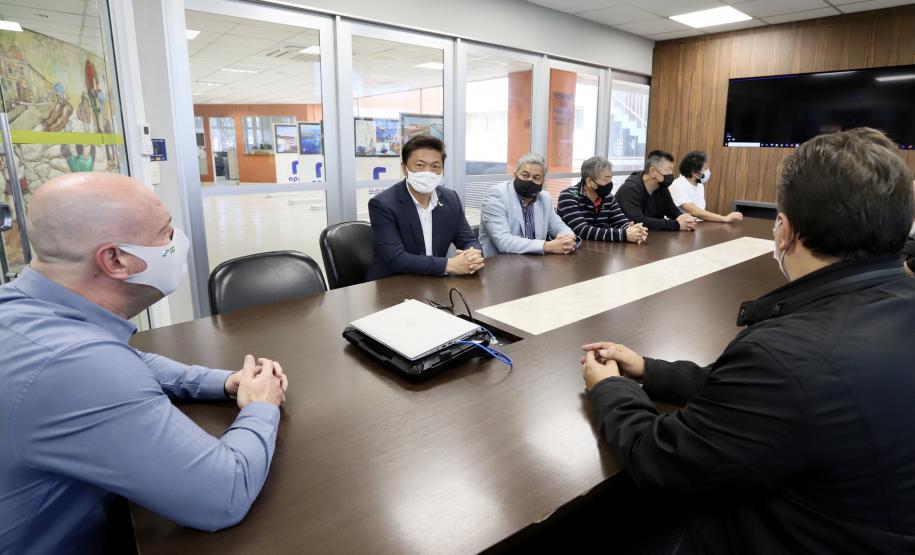 Comitiva de empresários esteve na sede administrativa da Portos do Paraná para conhecer os diferenciais que os portos paranaenses podem oferecer para a movimentação de açúcar ensacado.