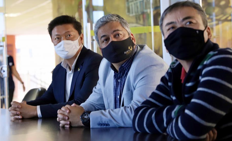 Comitiva de empresários esteve na sede administrativa da Portos do Paraná para conhecer os diferenciais que os portos paranaenses podem oferecer para a movimentação de açúcar ensacado.