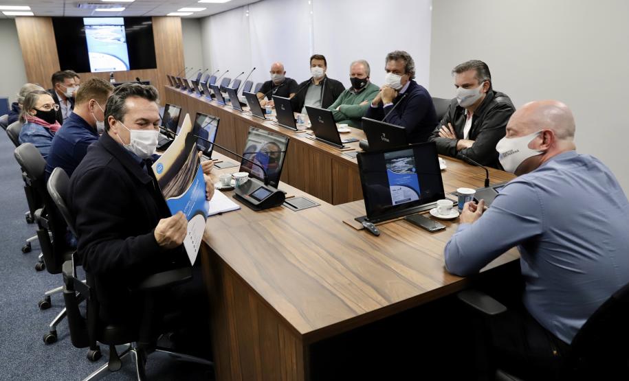 Porto de Paranaguá tem previsão de receber navio de passageiros em novembro, caso a pandemia esteja controlada. Anuncio foi feito ao Secretário de Desenvolvimento Sustentável e Turismo nesta quarta-feira.