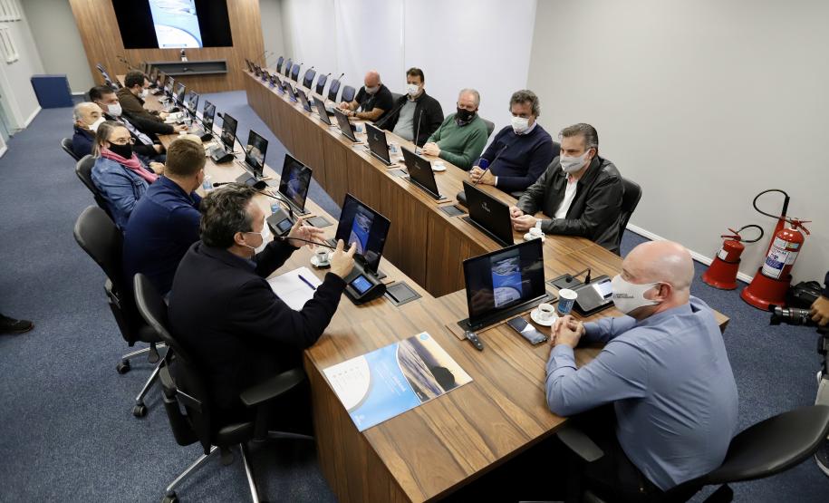 Porto de Paranaguá tem previsão de receber navio de passageiros em novembro, caso a pandemia esteja controlada. Anuncio foi feito ao Secretário de Desenvolvimento Sustentável e Turismo nesta quarta-feira.