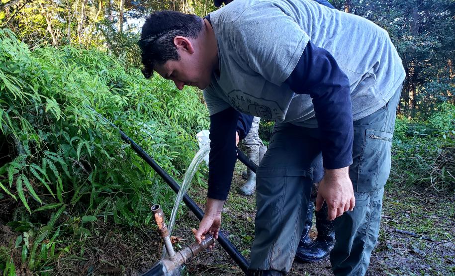 Segunda fase do trabalho, na ilha Europinha, concluiu o atendimento por setores para 46 famílias. Terceira fase tem previsão de melhorar ainda mais a captação, através da tecnologia Caxambu.