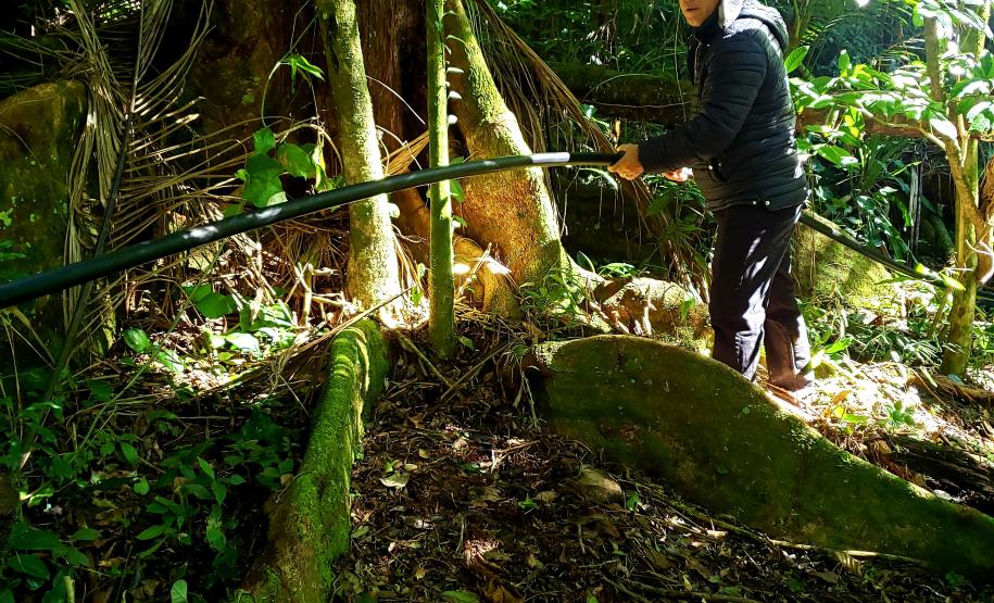 Segunda fase do trabalho, na ilha Europinha, concluiu o atendimento por setores para 46 famílias. Terceira fase tem previsão de melhorar ainda mais a captação, através da tecnologia Caxambu.