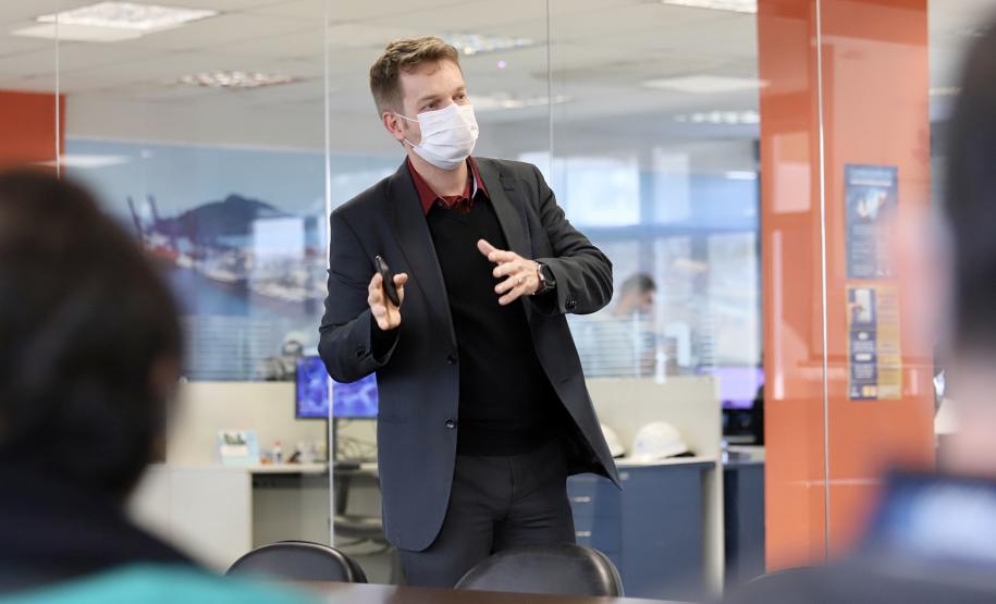 Os workshops tiveram como objetivo instrumentalizar gerentes e a Equipe da Gestão da Mudança com técnicas de patrocínio, comunicação, remoção de barreiras e atividades de elaboração de planos de ação para apoiar a implantação do projeto Orgulho de Ser Portos do Paraná.