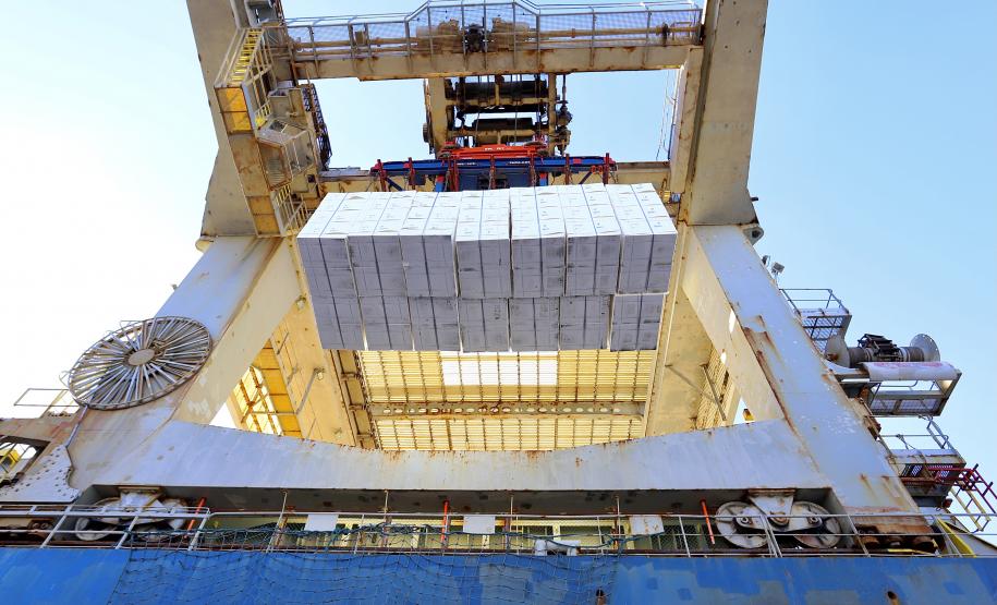 Portos do Paraná tiveram melhor semestre da história em movimentação de cargas