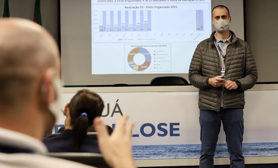A Gerência de Saúde e Segurança do Trabalho, da Diretoria de Meio Ambiente, se reuniu nesta semana para avaliar as metas e definir os próximos passos para expandir os trabalhos de conscientização, educação e otimização das rotinas e protocolos de segurança.