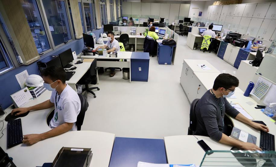 Cada vez mais, moradores dos municípios da região reforçam o time de cuidado permanente com o Meio Ambiente nos Portos de Paranaguá e Antonina.