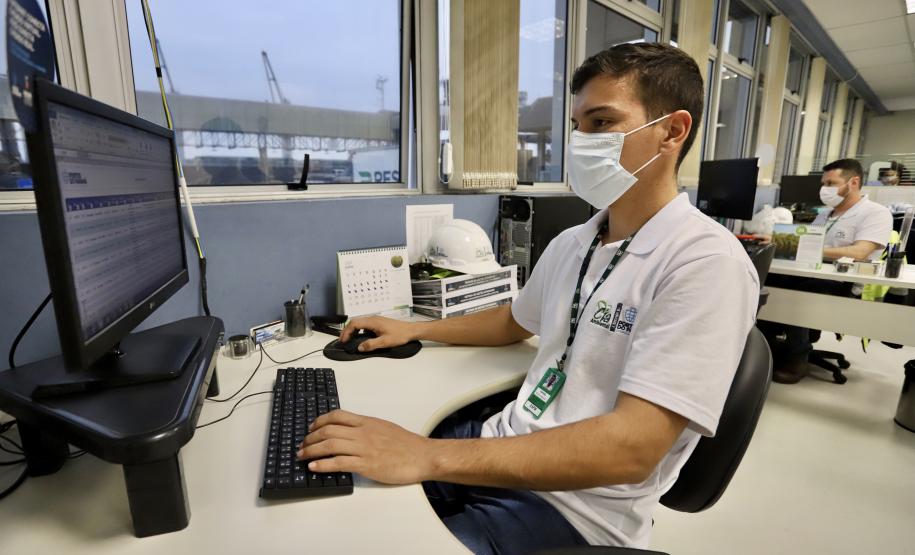 Cada vez mais, moradores dos municípios da região reforçam o time de cuidado permanente com o Meio Ambiente nos Portos de Paranaguá e Antonina.