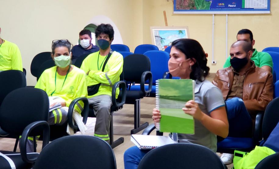 Objetivo é recuperar 40 hectares de áreas nas regiões de Paranaguá e Antonina e conservar 300 hectares de mata nativa por meio da regularização ou inscrição do proprietário rural no Cadastro Ambiental Rural. Programa foi o assunto de reunião em Antonina, nesta semana.