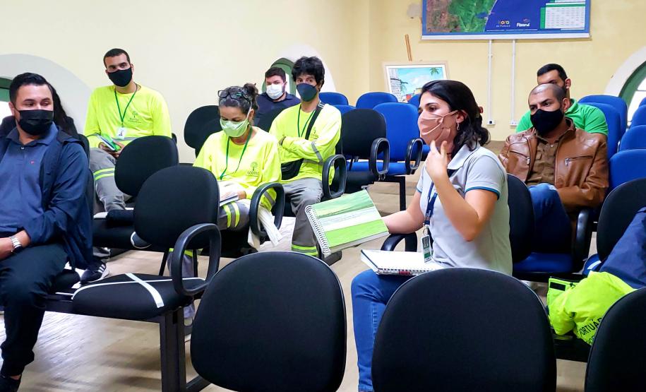 Objetivo é recuperar 40 hectares de áreas nas regiões de Paranaguá e Antonina e conservar 300 hectares de mata nativa por meio da regularização ou inscrição do proprietário rural no Cadastro Ambiental Rural. Programa foi o assunto de reunião em Antonina, nesta semana.