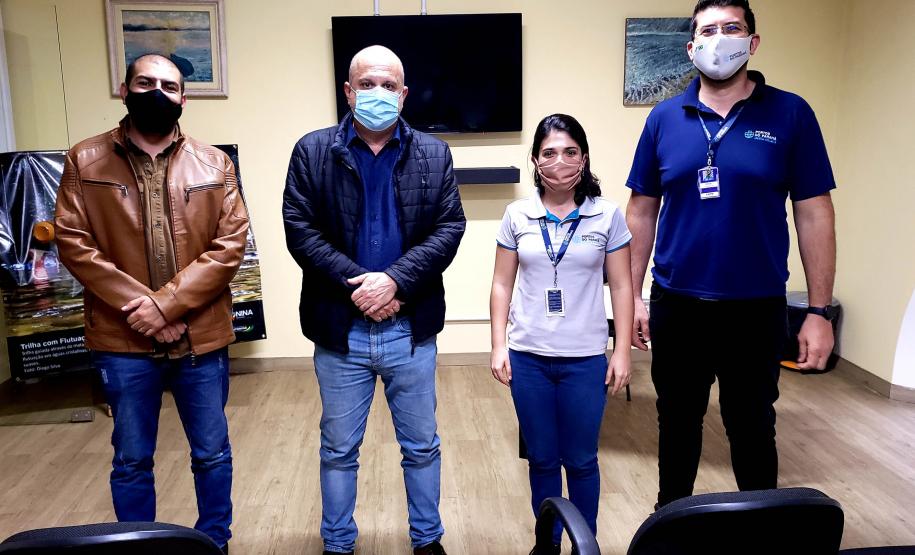 Objetivo é recuperar 40 hectares de áreas nas regiões de Paranaguá e Antonina e conservar 300 hectares de mata nativa por meio da regularização ou inscrição do proprietário rural no Cadastro Ambiental Rural. Programa foi o assunto de reunião em Antonina, nesta semana.