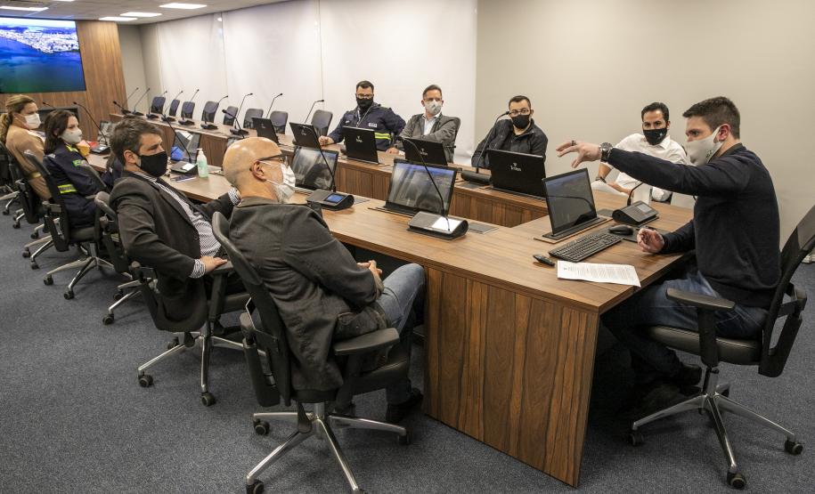 Encontro entre conselheiro e direção da empresa pública atualizou assuntos que envolvem a administração e os contratos vigentes