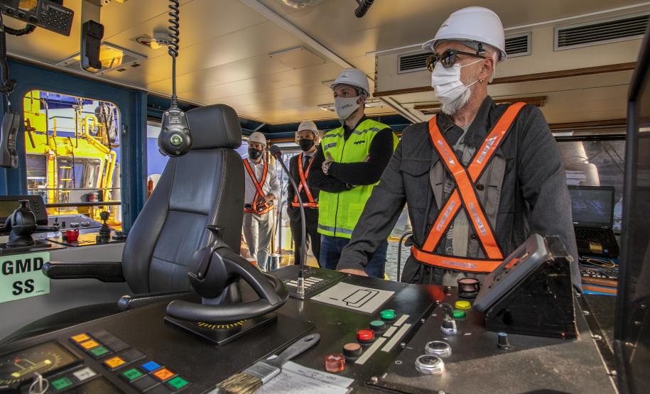 Encontro entre conselheiro e direção da empresa pública atualizou assuntos que envolvem a administração e os contratos vigentes