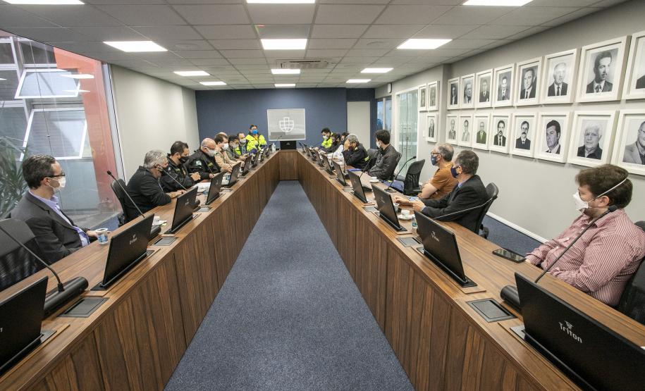 Participaram do encontro diversos setores da Portos do Paraná, ANTAQ, Polícia Federal, Receita Federal e UASP. Inspeção será de 24 a 26 de agosto.