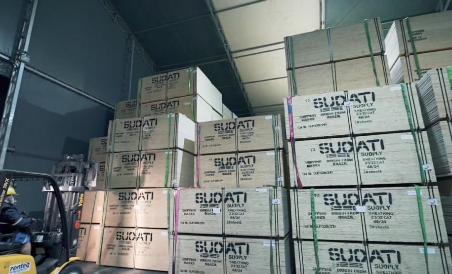 Opção dos exportadores é para driblar a falta de contêineres no mundo. Porto de Paranaguá tem tradição, estrutura de qualidade e operadores qualificados para a operação.