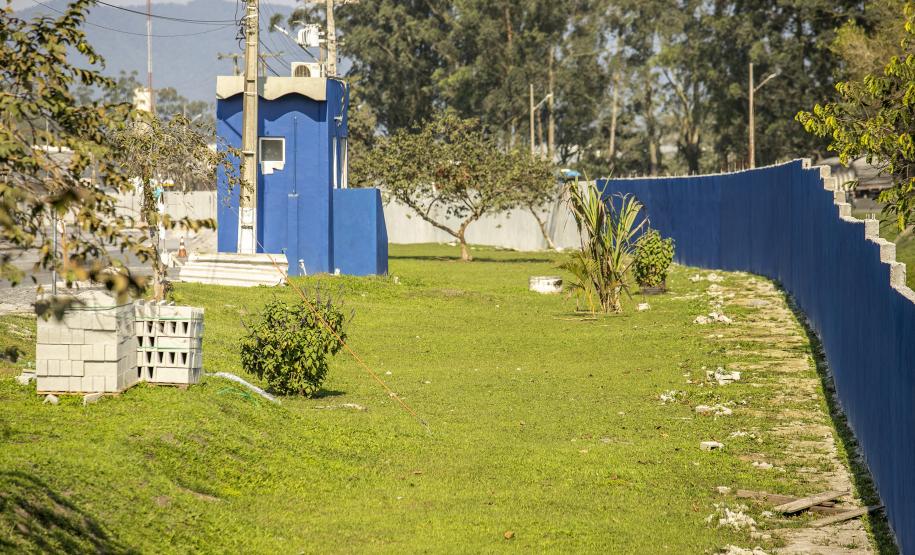 Melhorias na pavimentação, banheiros, segurança e iluminação, promovem o bem-estar dos motoristas que descarregam granéis no porto paranaense.