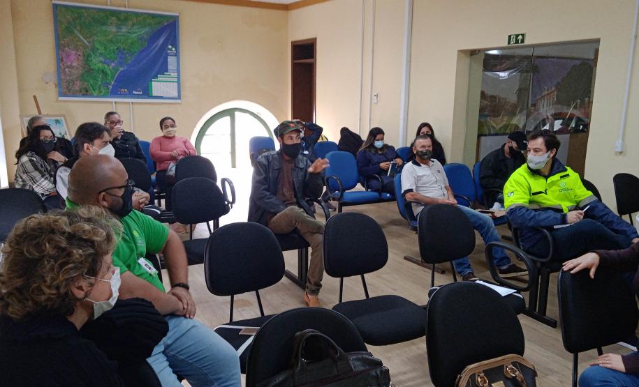 Comunidade apoia programa Lideranças comunitárias apoiam programa da Portos Paraná para recuperar áreas degradadas para recuperar áreas degradadas