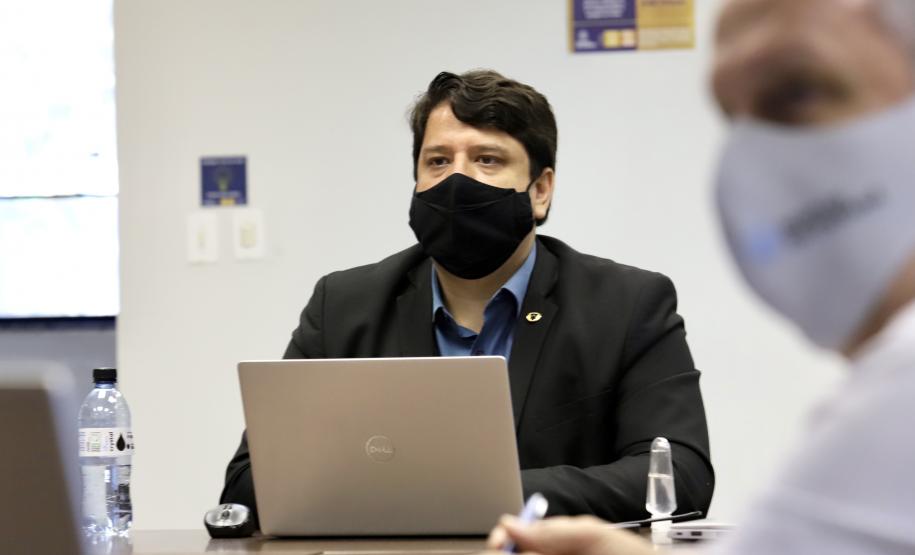 O Conselho da Autoridade Portuária (CAP) de Antonina voltou a se encontrar nesta sexta-feira, dia 20, após quase dois anos de inatividade em razão da pandemia da COVID-19 e da reestruturação do fórum. Com a indicação de Felipe Gama para a presidência, a assembleia deve retomar a frequência de reuniões mensais para a discussão de temas relacionados à comunidade portuária da região nas dependências do Porto Barão de Tefé.