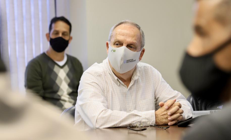 O Conselho da Autoridade Portuária (CAP) de Antonina voltou a se encontrar nesta sexta-feira, dia 20, após quase dois anos de inatividade em razão da pandemia da COVID-19 e da reestruturação do fórum. Com a indicação de Felipe Gama para a presidência, a assembleia deve retomar a frequência de reuniões mensais para a discussão de temas relacionados à comunidade portuária da região nas dependências do Porto Barão de Tefé.