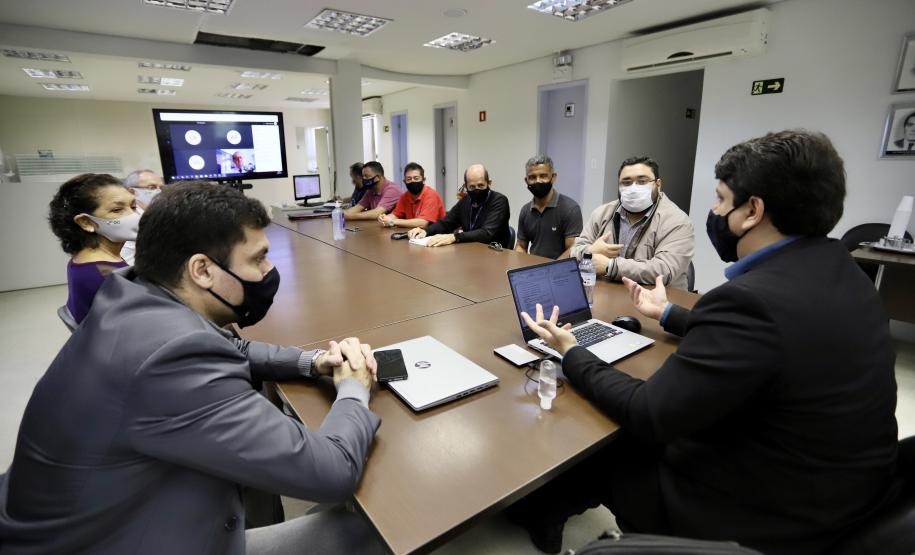 O Conselho da Autoridade Portuária (CAP) de Antonina voltou a se encontrar nesta sexta-feira, dia 20, após quase dois anos de inatividade em razão da pandemia da COVID-19 e da reestruturação do fórum. Com a indicação de Felipe Gama para a presidência, a assembleia deve retomar a frequência de reuniões mensais para a discussão de temas relacionados à comunidade portuária da região nas dependências do Porto Barão de Tefé.