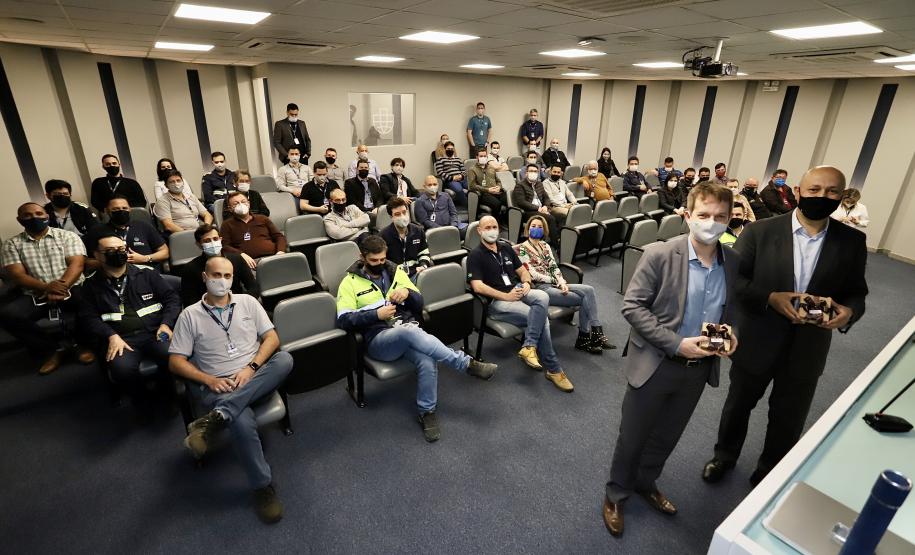 Relatório final do Projeto Orgulho de Ser Portos do Paraná foi entregue pela consultoria em solenidade nesta terça-feira. Alguns processos já iniciaram, outros serão colocados em prática ao longo dos próximos meses.