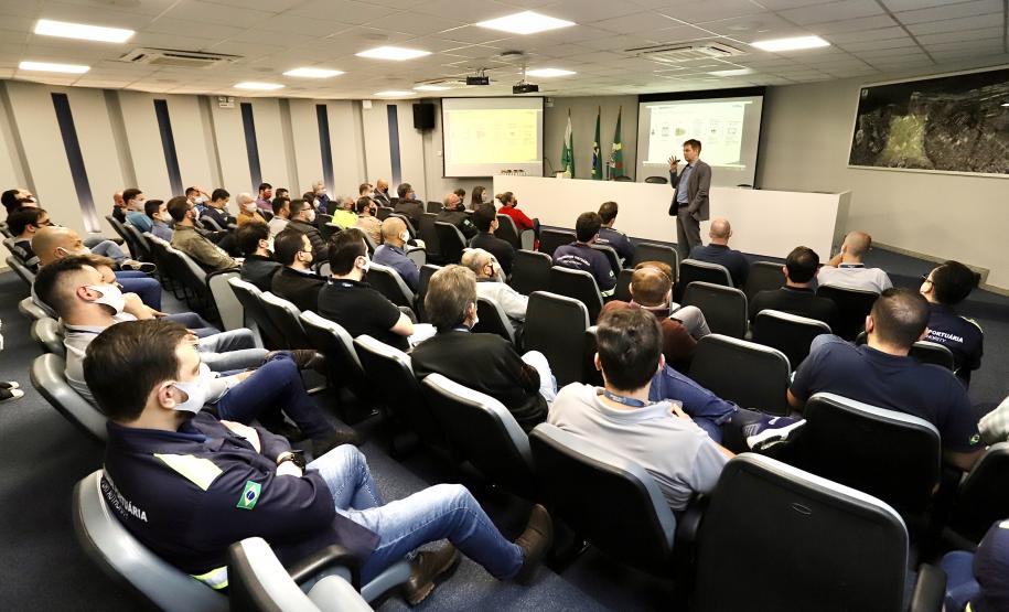 Relatório final do Projeto Orgulho de Ser Portos do Paraná foi entregue pela consultoria em solenidade nesta terça-feira. Alguns processos já iniciaram, outros serão colocados em prática ao longo dos próximos meses.