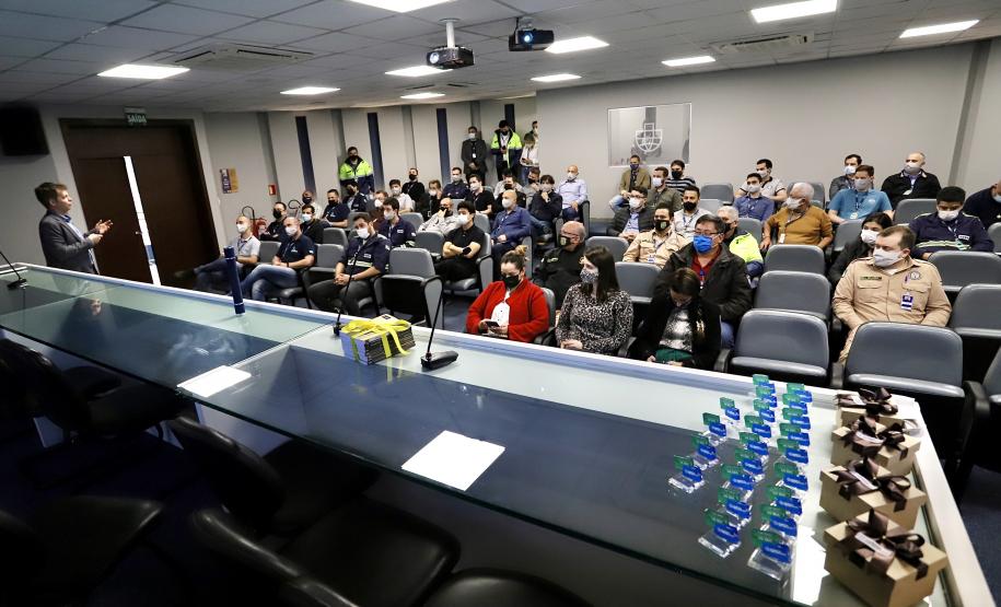 Relatório final do Projeto Orgulho de Ser Portos do Paraná foi entregue pela consultoria em solenidade nesta terça-feira. Alguns processos já iniciaram, outros serão colocados em prática ao longo dos próximos meses.