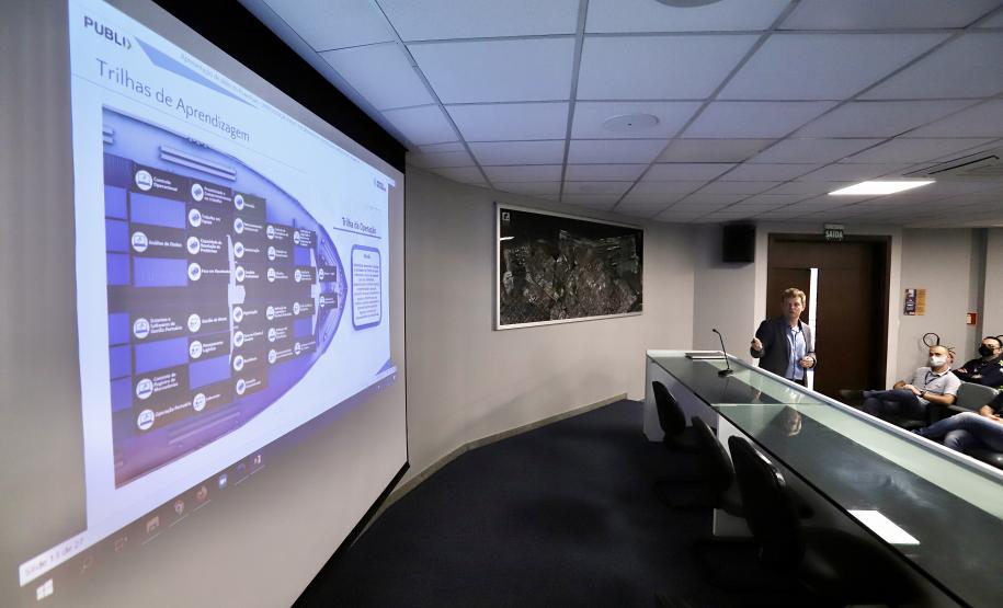 Relatório final do Projeto Orgulho de Ser Portos do Paraná foi entregue pela consultoria em solenidade nesta terça-feira. Alguns processos já iniciaram, outros serão colocados em prática ao longo dos próximos meses.