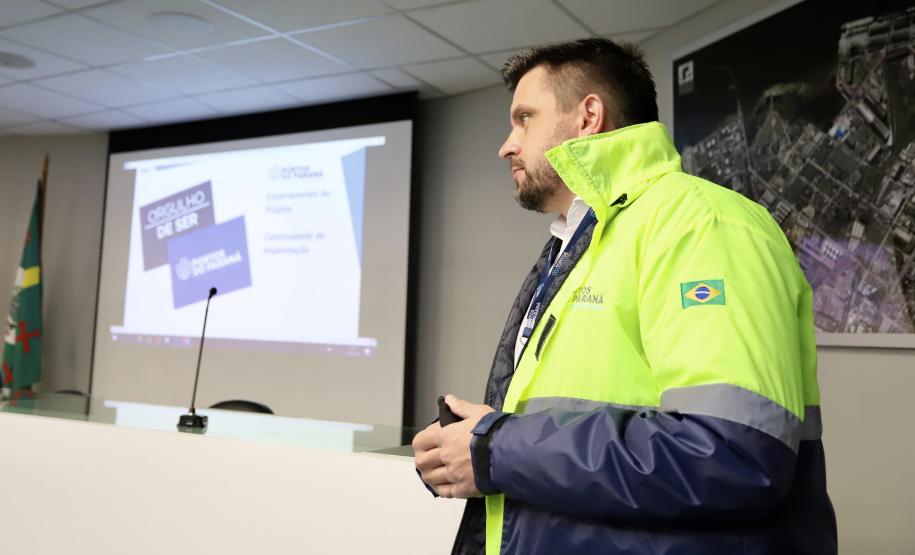 Relatório final do Projeto Orgulho de Ser Portos do Paraná foi entregue pela consultoria em solenidade nesta terça-feira. Alguns processos já iniciaram, outros serão colocados em prática ao longo dos próximos meses.