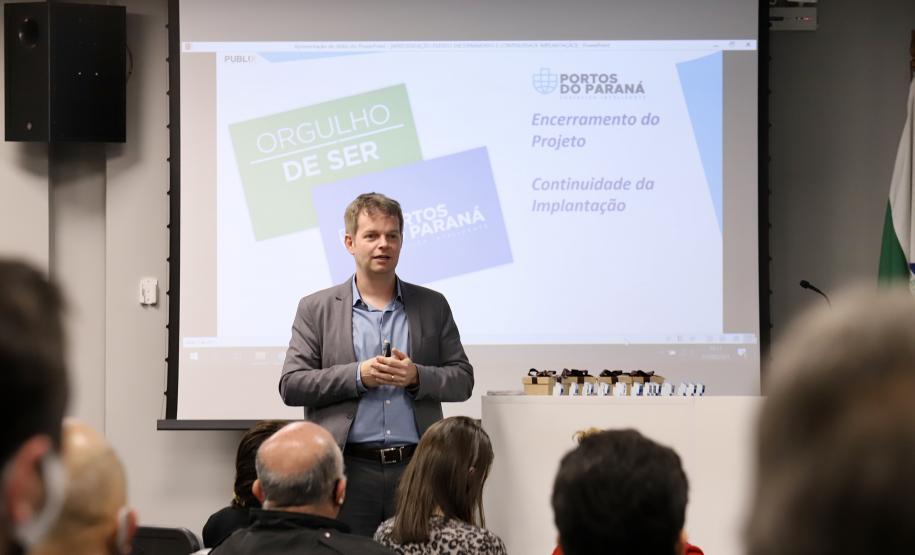 Relatório final do Projeto Orgulho de Ser Portos do Paraná foi entregue pela consultoria em solenidade nesta terça-feira. Alguns processos já iniciaram, outros serão colocados em prática ao longo dos próximos meses.
