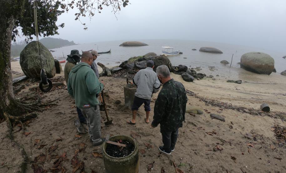 Sistema de proteção de nascentes evita contaminação da água. Trabalho faz parte do projeto de readequação de microssistemas de abastecimento de água nas áreas de abrangência dos portos paranaenses.