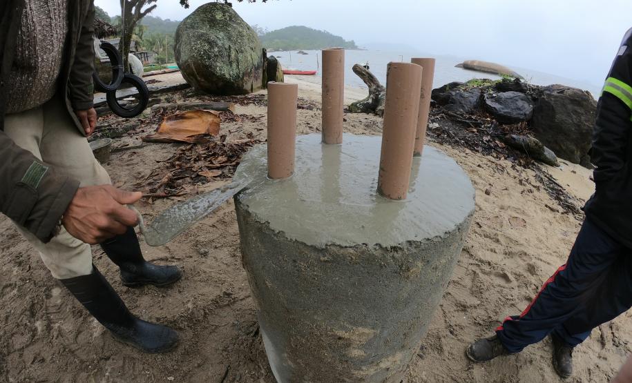 Sistema de proteção de nascentes evita contaminação da água. Trabalho faz parte do projeto de readequação de microssistemas de abastecimento de água nas áreas de abrangência dos portos paranaenses.