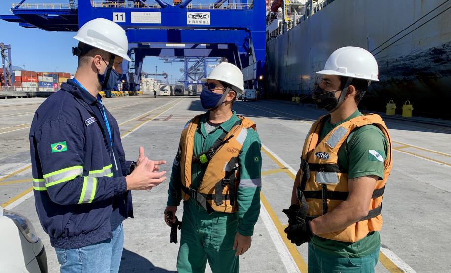 As mudanças vigoram a partir de 25 de outubro. O principal objetivo da modernização das normas, juntamente à intensificação da fiscalização, é tornar as instalações portuárias cada vez mais seguras, atendendo aos requisitos ambientais – medidas para melhorar a eficiência de toda a operação.