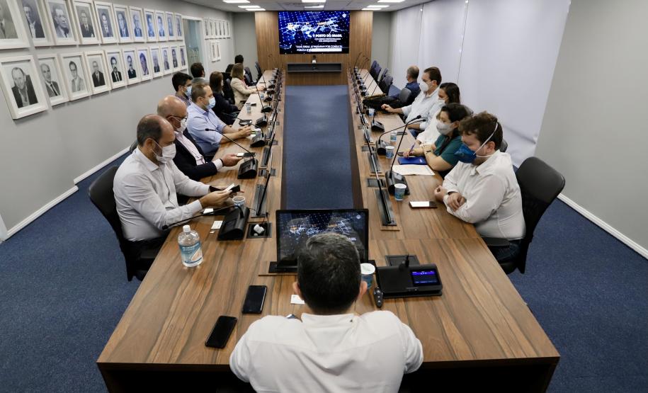 Porto apresenta projetos para comitiva nacional que acompanha os trabalhos da Nova Ferroeste