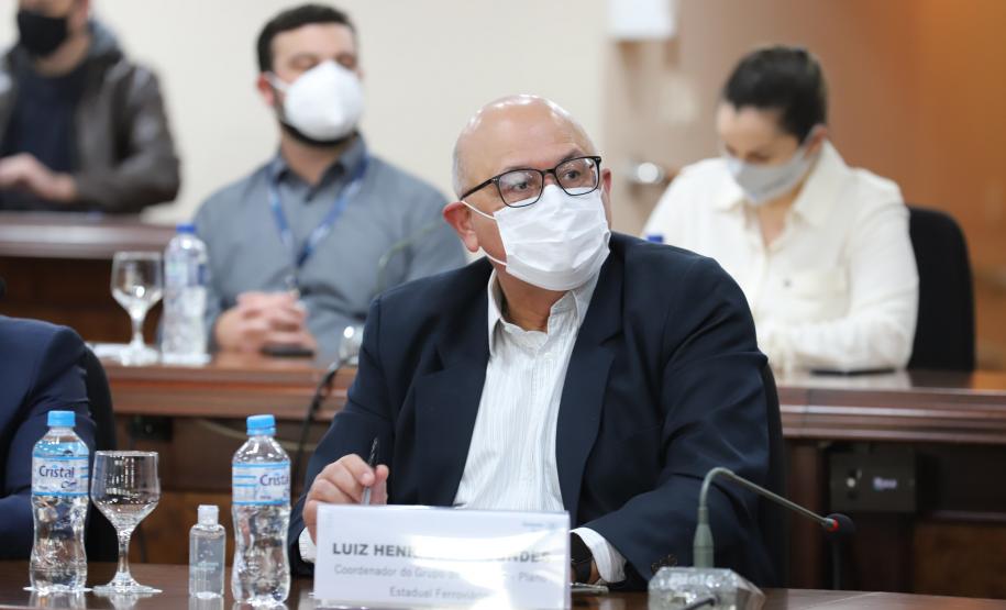 O evento desta quarta-feira (15) tratou do potencial de movimentação de cargas dos portos paranaenses e dos avanços nos projetos do Estado para atender o modal ferroviário no transporte da produção do Paraná e de vizinhos como MS e até Paraguai