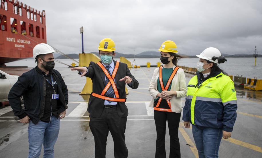 Representantes do Ministério Público conhecem novos projetos do Porto de Paranaguá