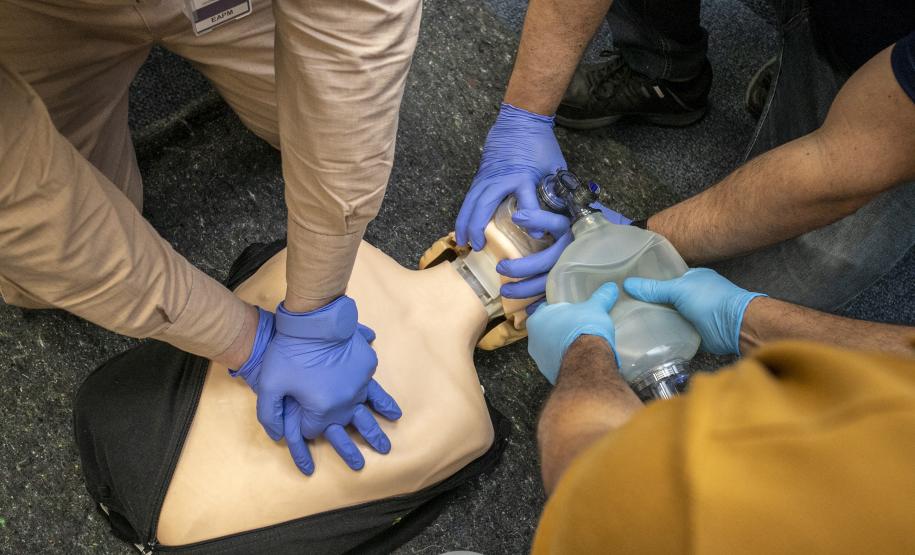 Turma com integrantes da Unidade Administrativa de Segurança Portuária participou de 40 horas de curso de combate a incêndios e primeiros socorros para atuação no Porto de Paranaguá.