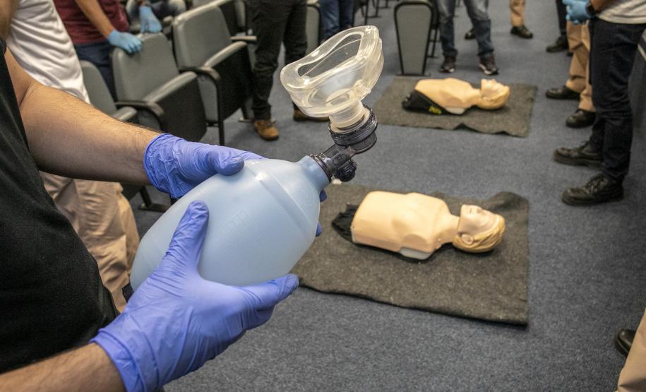 Turma com integrantes da Unidade Administrativa de Segurança Portuária participou de 40 horas de curso de combate a incêndios e primeiros socorros para atuação no Porto de Paranaguá.