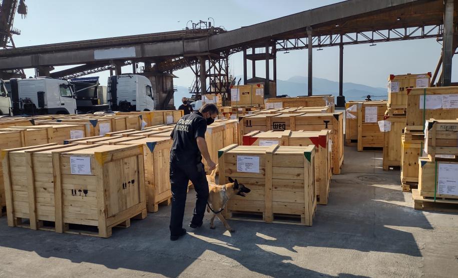 Ação conjunta reuniu Receita Federal, Polícia Militar e Unidade Administrativa de Segurança Portuária