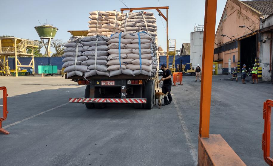 Ação conjunta reuniu Receita Federal, Polícia Militar e Unidade Administrativa de Segurança Portuária