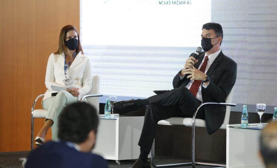 Governança e Sustentabilidade nas Autoridades Portuárias foi o tema abordado pelos representantes do Paraná em evento do setor que acontece nesta quarta e quinta-feira (28 e 29), em Brasília. Trata-se do Fórum Nacional de Logística e Infraestrutura Portuária - Brasil Export 2021, que reúne autoridades portuárias de Norte a Sul do país. A edição nacional do evento faz uma síntese dos fóruns realizados nas regionais, ao longo deste ano.