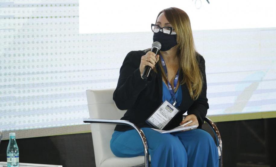 Governança e Sustentabilidade nas Autoridades Portuárias foi o tema abordado pelos representantes do Paraná em evento do setor que acontece nesta quarta e quinta-feira (28 e 29), em Brasília. Trata-se do Fórum Nacional de Logística e Infraestrutura Portuária - Brasil Export 2021, que reúne autoridades portuárias de Norte a Sul do país. A edição nacional do evento faz uma síntese dos fóruns realizados nas regionais, ao longo deste ano.